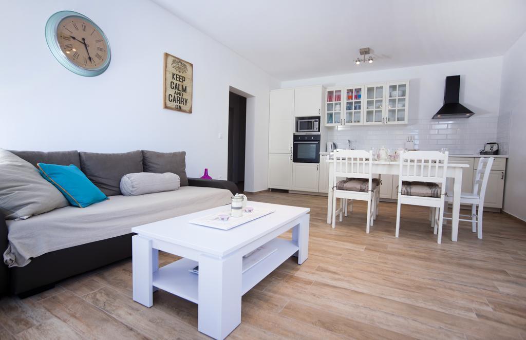 Apartments Villa Laguna With Pool ราชานิ ห้อง รูปภาพ