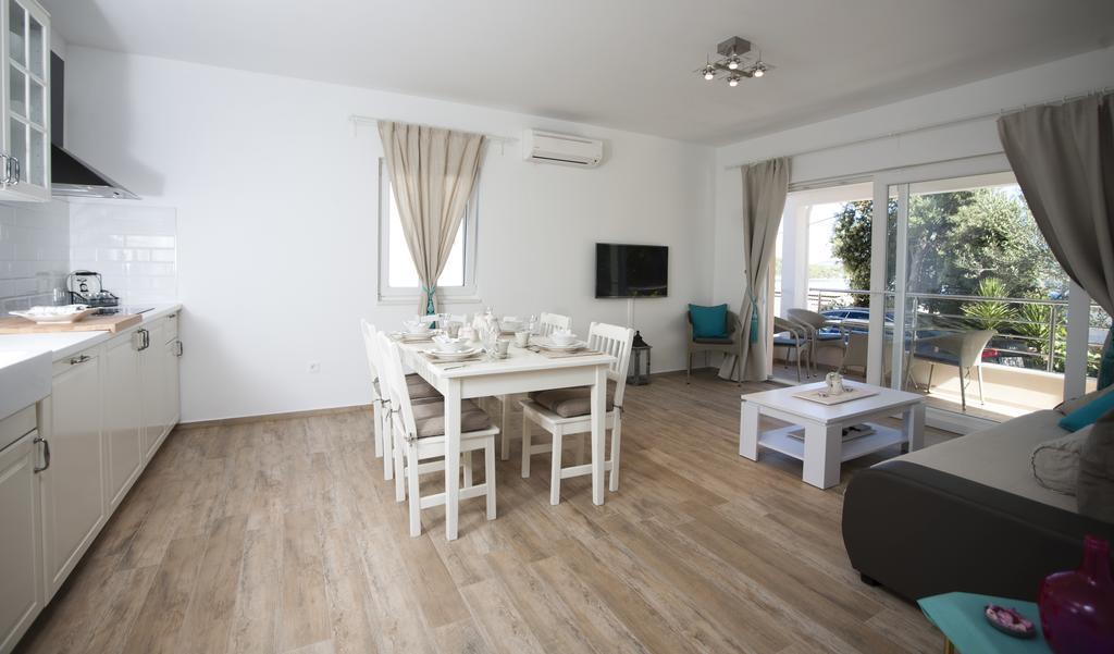 Apartments Villa Laguna With Pool ราชานิ ห้อง รูปภาพ